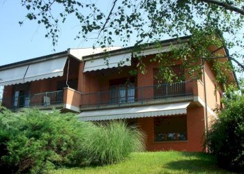 Facciata - Quadrilocale via Nino Costa, Chieri - foto 1