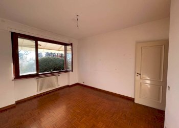 Camera da letto - Quadrilocale via Nino Costa, Chieri - foto 13