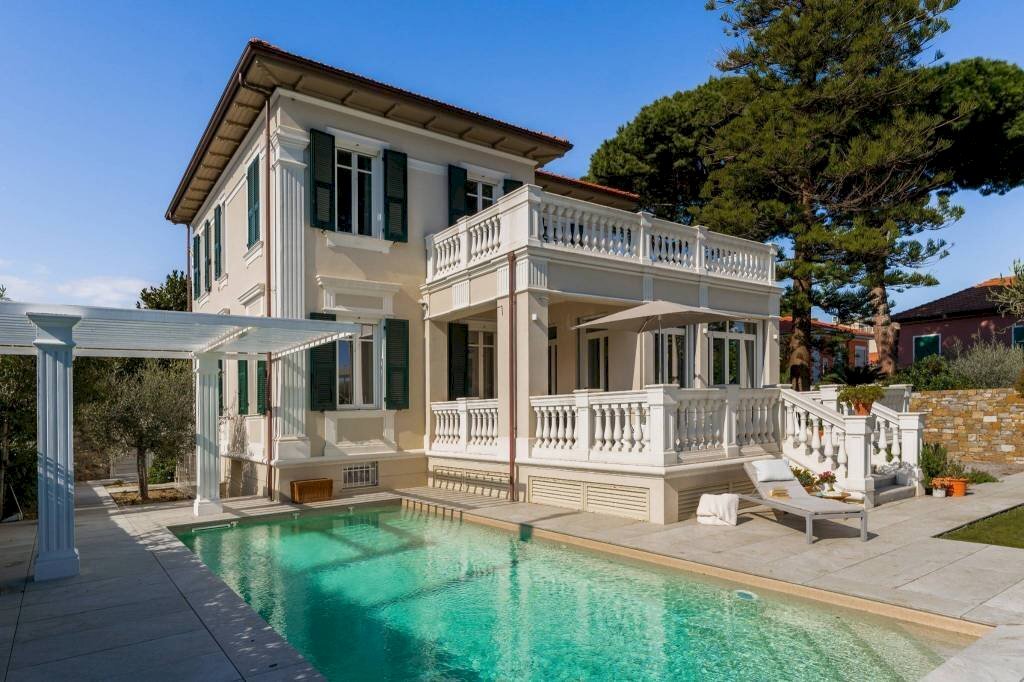 Facciata - Villa via Generale Ardoino, 114, Diano Marina - foto 1