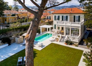 Facciata - Villa via Generale Ardoino, 114, Diano Marina - foto 2