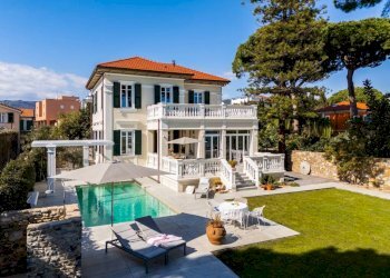 Facciata - Villa via Generale Ardoino, 114, Diano Marina - foto 4