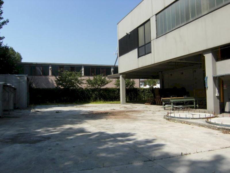 Area esterna - Capannone Via delle Industrie
 
5, Settala - foto 3