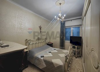 Camera / camera da letto - Bilocale Corso Italia
 
162, Napoli - foto 3