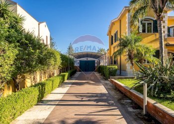 Viale carrabile - Villa Via Torre Ulisse
 
21, Carini - foto 33