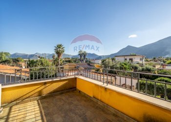 terrazzino a servizio camera da letto - Villa Via Torre Ulisse
 
21, Carini - foto 63