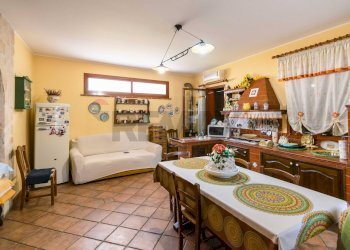 Sala da pranzo - Casa indipendente Belpasso - foto 19