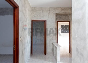 Hall / corridoio - Trilocale Via Salvatore Salomone Marino
 
118, Catania - foto 1