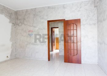 Stanza vuota - Trilocale Via Salvatore Salomone Marino
 
118, Catania - foto 3