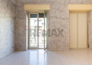 Stanza vuota - Trilocale Via Salvatore Salomone Marino
 
118, Catania - foto 7