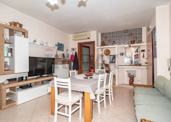 Sala da pranzo - Appartamento VIA ARCHIMEDE
 
106, Misterbianco - foto 3