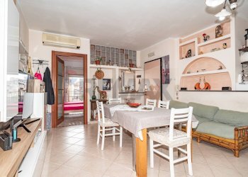 Sala da pranzo - Appartamento VIA ARCHIMEDE
 
106, Misterbianco - foto 5