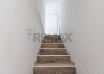 Scale - Casa indipendente Via Pampallona
 
21-23, Caltagirone - foto 11