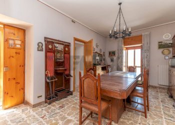 Sala da pranzo - Casa indipendente Via Luna
 
15/17, Monterosso Almo - foto 2