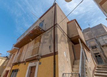 Edificio all\'aperto - Casa indipendente Via Luna
 
15/17, Monterosso Almo - foto 24