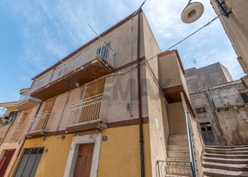 Edificio all\'aperto - Casa indipendente Via Luna
 
15/17, Monterosso Almo - foto 25