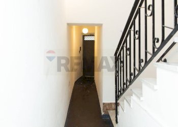 Corridoio dall\'ingresso - Casa indipendente Via San Nicolò
 
93/95, Misterbianco - foto 12