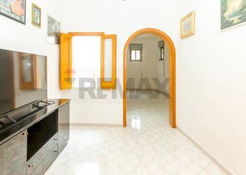 Disimpegno piamo primo - Casa indipendente Via San Nicolò
 
93/95, Misterbianco - foto 14