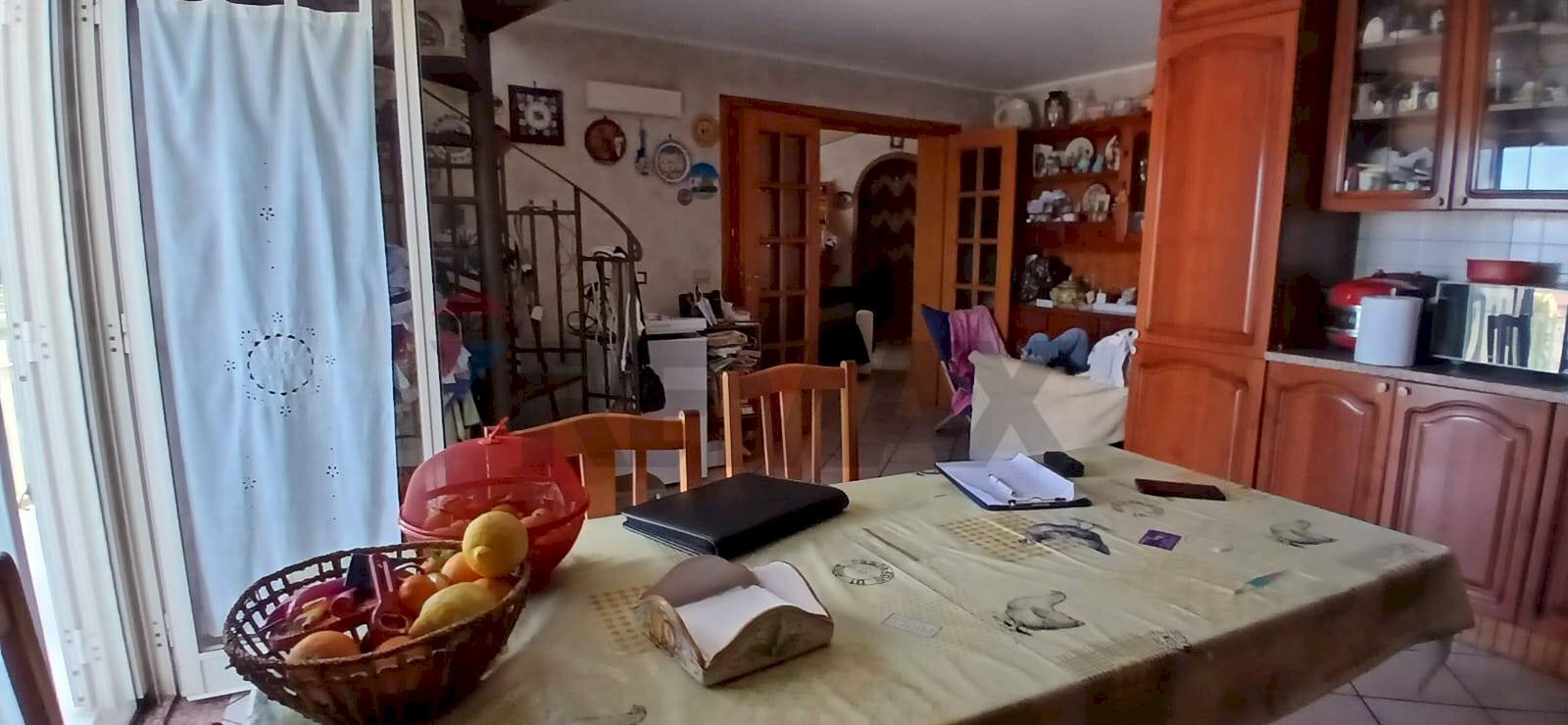 Sala da pranzo - Four-room apartment Via Guglielmo Marconi
26, Calatabiano - photo 3