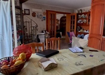 Sala da pranzo - Quadrilocale Via Guglielmo Marconi
 
26, Calatabiano - foto 3