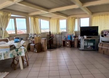 Sala da pranzo - Quadrilocale Via Guglielmo Marconi
 
26, Calatabiano - foto 6