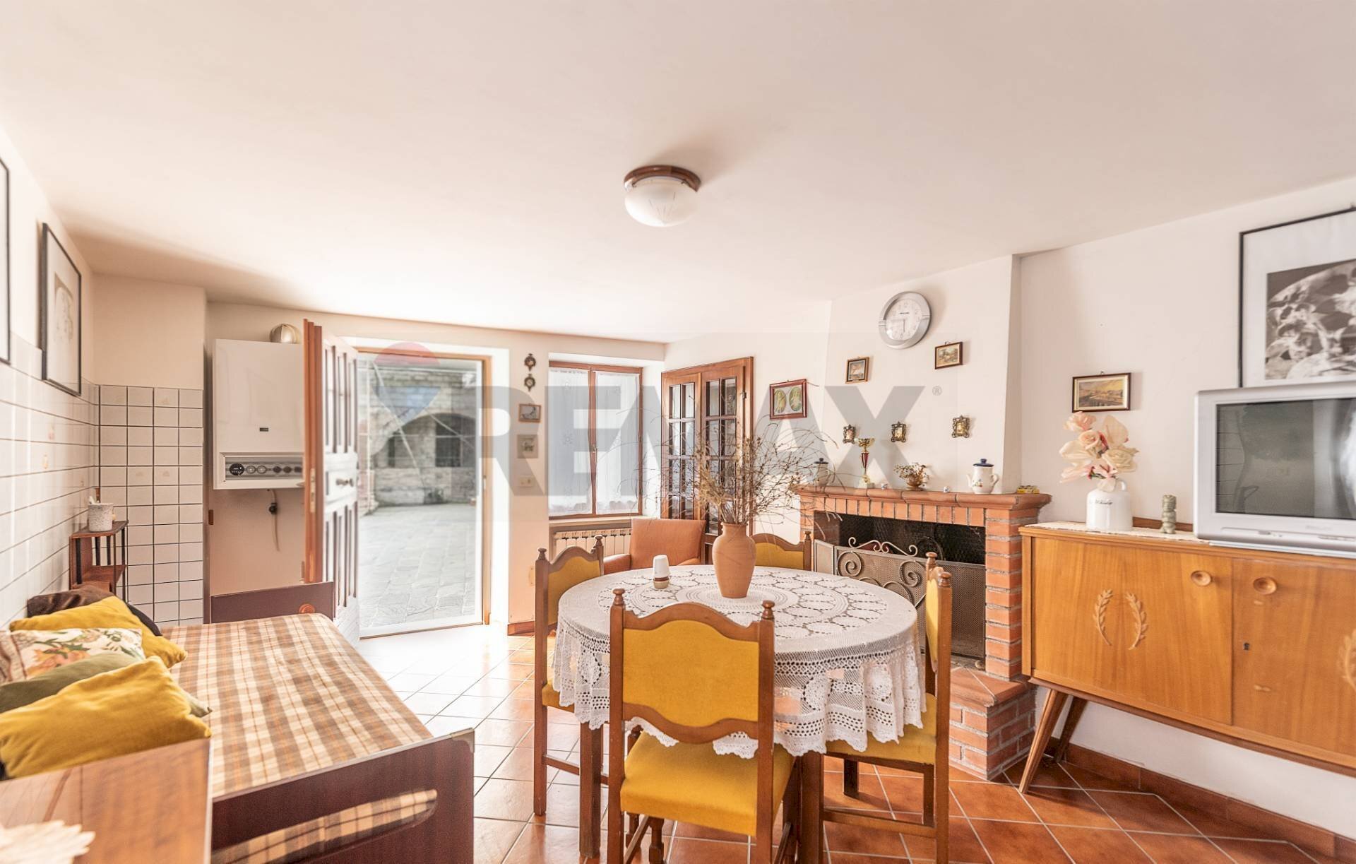 Sala da pranzo - Casa indipendente Frazione Castelletta
 
98, Fabriano - foto 1