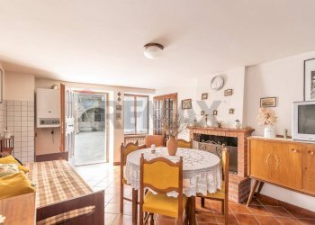 Sala da pranzo - Independent house Frazione Castelletta
 
98, Fabriano - photo 1