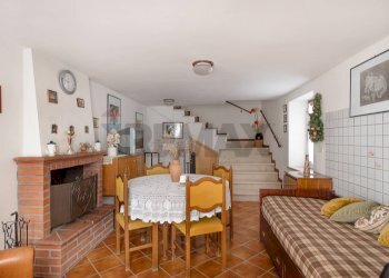 Sala da pranzo - Independent house Frazione Castelletta
 
98, Fabriano - photo 2