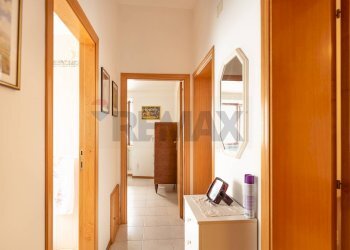 Hall / corridoio - Independent house Frazione Castelletta
 
98, Fabriano - photo 3