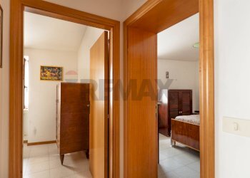 Hall / corridoio - Independent house Frazione Castelletta
 
98, Fabriano - photo 6