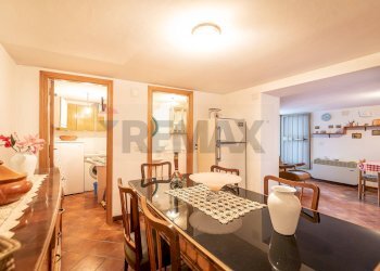 Sala da pranzo - Independent house Frazione Castelletta
 
98, Fabriano - photo 11