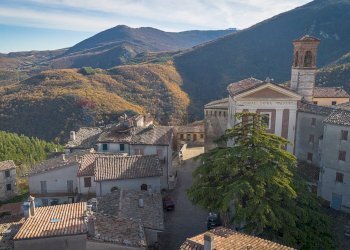 Vista delle montagne - Independent house Frazione Castelletta
 
98, Fabriano - photo 17