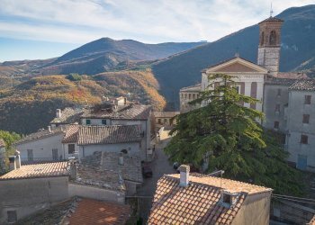 Vista delle montagne - Independent house Frazione Castelletta
 
98, Fabriano - photo 18