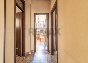 Hall / corridoio - Independent house via rossini gioacchino
 
134, Cingoli - photo 15