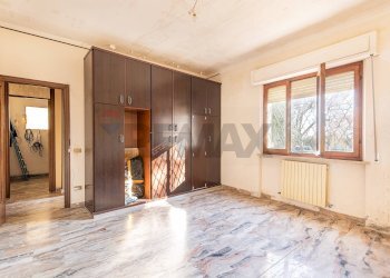 Camera / camera da letto - Independent house via rossini gioacchino
 
134, Cingoli - photo 16