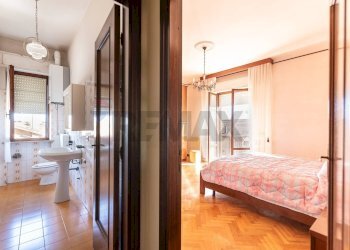 bagno / camera da letto - Independent house via rossini gioacchino
 
134, Cingoli - photo 27