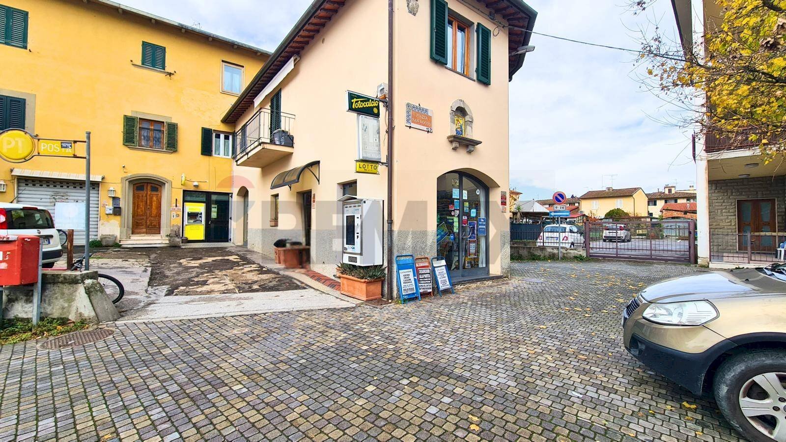 Casa all\'aperto - Negozio piazza San Rocco
 
13, Montelupo Fiorentino - foto 1