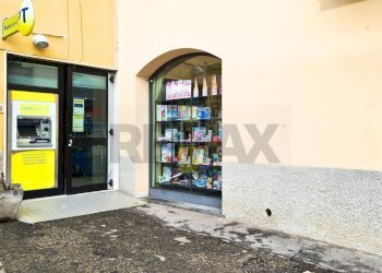 Edificio all\'aperto - Shop piazza San Rocco
 
13, Montelupo Fiorentino - photo 4