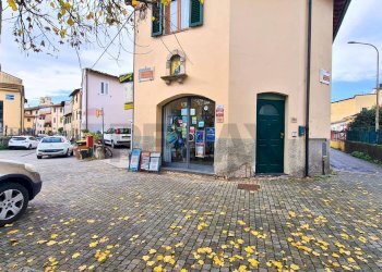 Edificio all\'aperto - Shop piazza San Rocco
 
13, Montelupo Fiorentino - photo 5