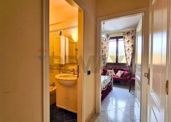 Hall / corridoio - Semi-detached house via Ruggero Grieco
 
47, Gambassi Terme - photo 10