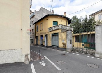 Casa all\'aperto - Trilocale Via Giuseppe Verdi
 
9, Casatenovo - foto 25