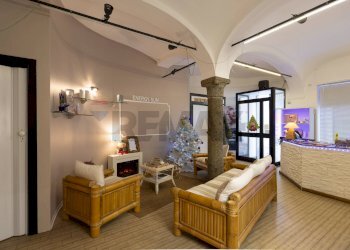 Soggiorno - Negozio Via Giuseppe Verdi
 
9, Casatenovo - foto 5