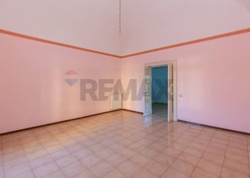 Salone - Quadrilocale Via Duca d'Aosta
 
13, San Giovanni la Punta - foto 11