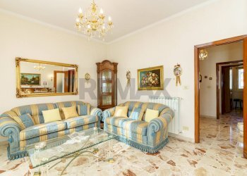 Soggiorno - Quadrilocale Via Aurelio Saffi
 
17, Catania - foto 2