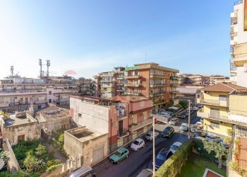 Edificio all\'aperto - Quadrilocale Via Aurelio Saffi
 
17, Catania - foto 12