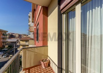 Balcone - Quadrilocale Via Aurelio Saffi
 
17, Catania - foto 13