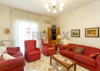 Soggiorno - Quadrilocale Via Aurelio Saffi
 
17, Catania - foto 16