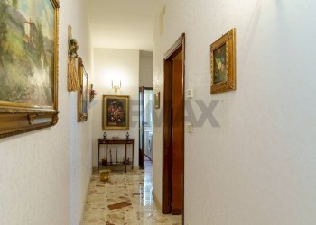 Hall / corridoio - Quadrilocale Via Aurelio Saffi
 
17, Catania - foto 21