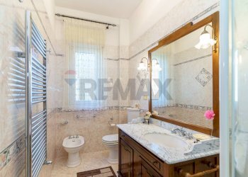 Bagno - Quadrilocale Via Aurelio Saffi
 
17, Catania - foto 29