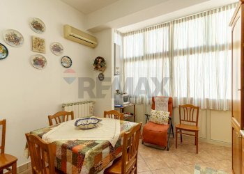 Sala da pranzo - Quadrilocale Via Aurelio Saffi
 
17, Catania - foto 33