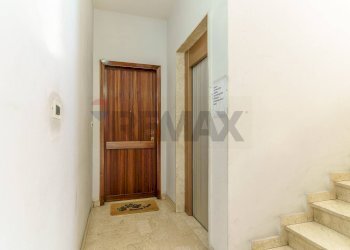 Hall / corridoio - Quadrilocale Via Aurelio Saffi
 
17, Catania - foto 36